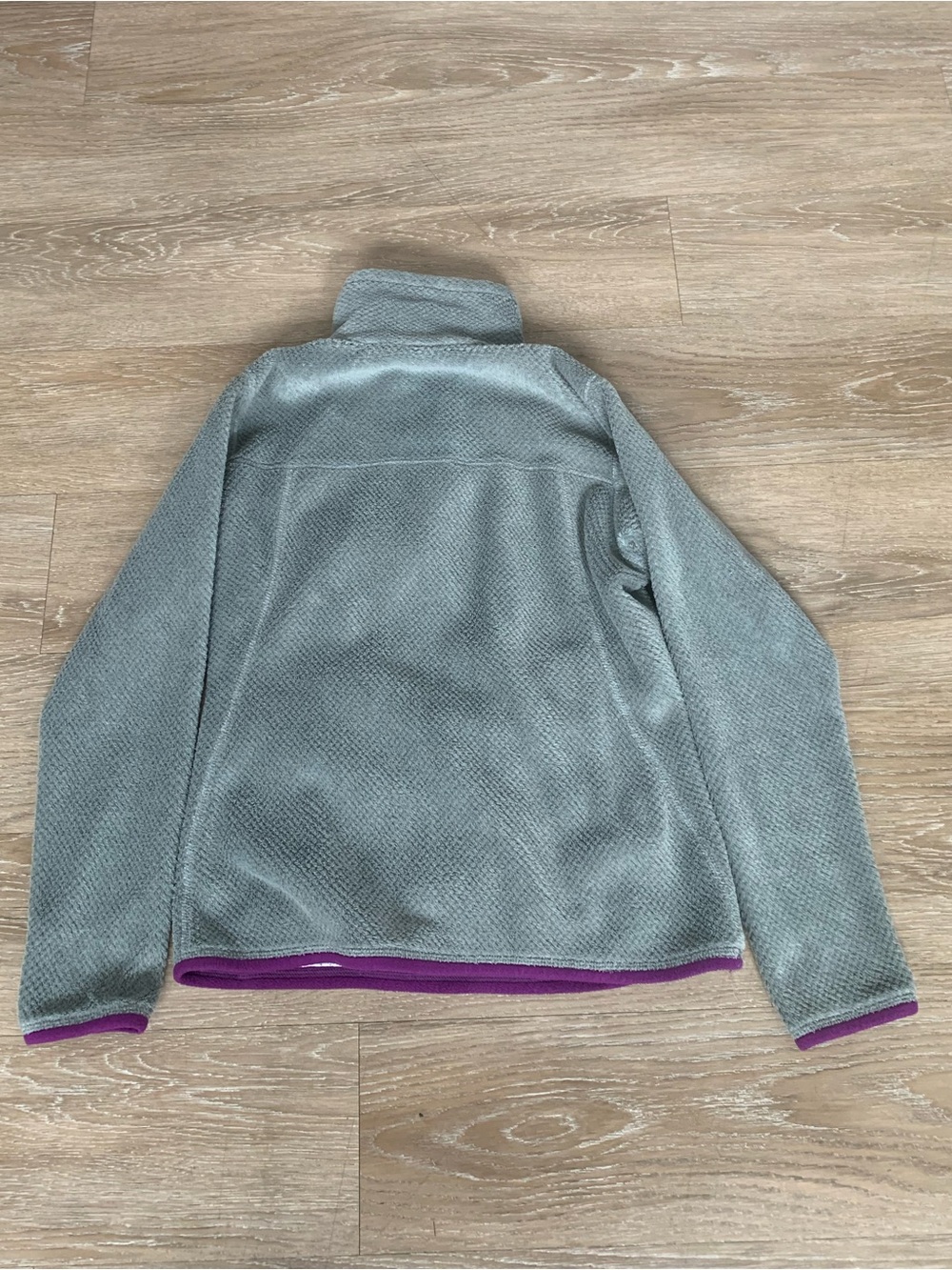 Patagonia Gray Fleece Quarter-Zip Pullover with Purple Accents Size XS - Picture 2 of 5